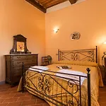 Pratovalle Farm stay *