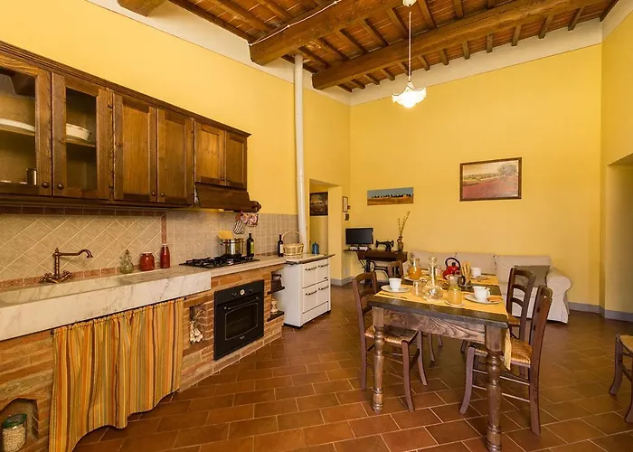 Pratovalle Farm stay *
